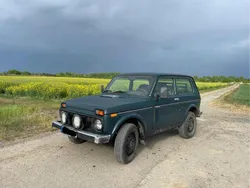 Grün Gebraucht 2008 Lada niva SUV | 4.100 € (Fairer Preis)