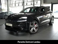 Tiefschwarzmetallic Gebraucht 2024 Porsche Macan Turbo SUV | 113.890 € (Guter Preis)