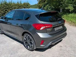Grau Gebraucht 2019 Ford Focus ST-Line Limousine | 14.800 € (Guter Preis)