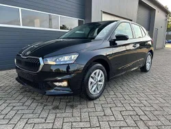 Blackmagic perleffekt Neu 2025 Skoda Fabia Selection Limousine | 21.940 € (Guter Preis)