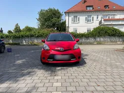 Rot Gebraucht 2013 Toyota Aygo Connect Style Kleinwagen | 4.500 € (Guter Preis)