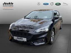 Obsidianschwarz metallic Gebraucht 2021 Ford Focus ST-Line Limousine | 24.950 € (Teuer)
