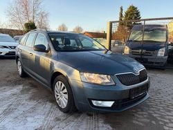 Grau Gebraucht 2017 Skoda Octavia Ambition Kombi | 5.300 € (Superpreis)