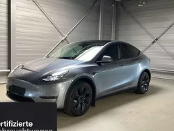 Silber Gebraucht 2024 Tesla Model Y Long Range SUV | 45.300 € (Etwas zu teuer)