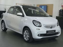 Karosserie in white Gebraucht 2019 Smart ForFour Passion Kleinwagen | 11.590 € (Fairer Preis)
