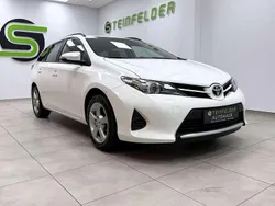 Super white 2 Gebraucht 2015 Toyota Auris Comfort Kombi | 12.490 € (Fairer Preis)