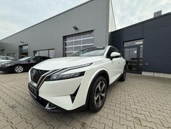 Weiß Gebraucht 2024 Nissan Qashqai N-Connecta SUV | 23.990 €