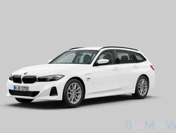 Weiß Gebraucht 2022 BMW 320e Sport Line Limousine | 27.999 € (Fairer Preis)