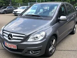 Grau Gebraucht 2010 Mercedes B180 Van / Kleinbus | 6.950 € (Fairer Preis)