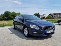 Blau Gebraucht 2014 Volvo V60 Kombi | 9.650 € (Fairer Preis)