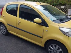 Gelb Gebraucht 2008 Peugeot 107 Kleinwagen | 1.350 € (Guter Preis)