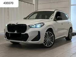 Mineralweiss (metallic) Gebraucht 2023 BMW X1 Sport Line SUV | 42.450 € (Fairer Preis)