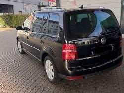 Schwarz Gebraucht 2007 VW Touran Van / Kleinbus | 2.350 € (Guter Preis)