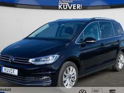 Schwarz Gebraucht 2024 VW Touran Highline Van / Kleinbus | 33.850 € (Guter Preis)