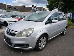 Silber Gebraucht 2006 Opel Zafira Edition+ Van / Kleinbus | 1.999 € (Guter Preis)