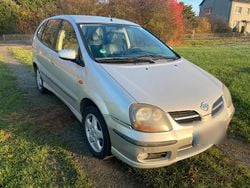 Silber Gebraucht 2002 Nissan Almera Tino Van / Kleinbus | 2.100 € (Teuer)