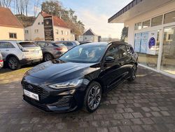 Schwarz Gebraucht 2022 Ford Focus ST-Line Limousine | 18.990 € (Guter Preis)