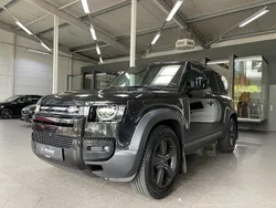 Santorini black Gebraucht 2021 Land Rover Defender SE SUV | 55.990 €
