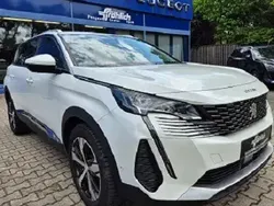 Weiß Gebraucht 2021 Peugeot 5008 Allure Van / Kleinbus | 24.890 € (Fairer Preis)