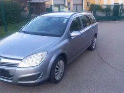 Silber Gebraucht 2008 Opel Astra Innovation Kombi | 1.900 € (Guter Preis)