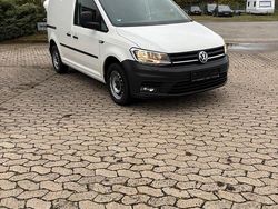 Weiß Gebraucht 2017 VW Caddy Van / Kleinbus | 10.990 €