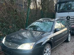 Schwarz Gebraucht 2005 Ford Mondeo Kombi | 1.699 € (Etwas zu teuer)