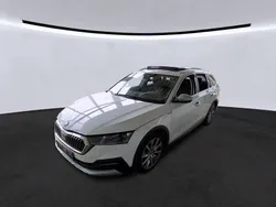 Weiß Gebraucht 2022 Skoda Octavia Scout 4x4 Kombi | 24.990 € (Guter Preis)