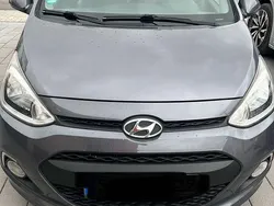 Grau Gebraucht 2015 Hyundai i10 YES! Silver Kleinwagen | 5.400 € (Fairer Preis)
