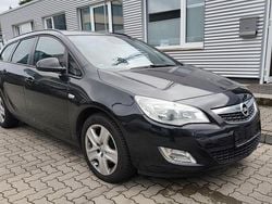 Schwarz Gebraucht 2011 Opel Astra Kombi | 2.250 € (Guter Preis)