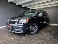 Schwarz Gebraucht 2015 Lancia Voyager S Van / Kleinbus | 16.990 € (Teuer)