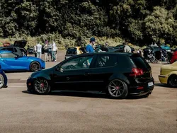 Schwarz Gebraucht 2006 VW Golf V R Limousine | 14.700 €