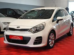 Weiß Gebraucht 2015 Kia Rio DREAM-TEAM Edition Limousine | 4.750 € (Superpreis)