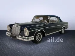 Blau Gebraucht 1963 Mercedes 220 SE Cabrio | 85.080 €