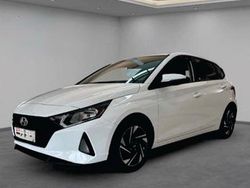 Weiß Gebraucht 2022 Hyundai i20 Edition 30 Kleinwagen | 17.699 € (Etwas zu teuer)
