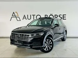 Deep black perleffekt Gebraucht 2021 VW Touareg Elegance SUV | 34.990 € (Fairer Preis)