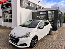 Weiß Gebraucht 2019 Peugeot 208 Allure Kleinwagen | 10.880 € (Fairer Preis)