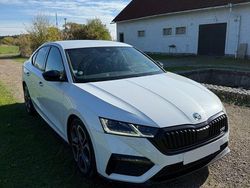 Weiß Gebraucht 2023 Skoda Octavia RS Limousine | 24.194 € (Etwas zu teuer)