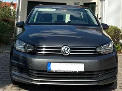 Grau Gebraucht 2020 VW Touran Comfortline Van / Kleinbus | 20.900 € (Guter Preis)
