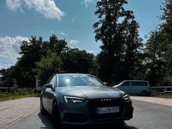 Grau Gebraucht 2019 Audi A4 Kombi | 15.200 €