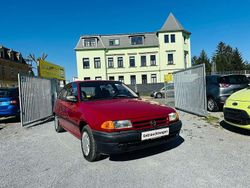 Rot Gebraucht 1992 Opel Astra Limousine | 2.999 €