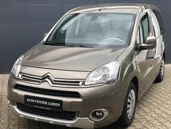 Grau Gebraucht 2015 Citroën Berlingo SELECTION Van / Kleinbus | 11.399 € (Etwas zu teuer)