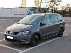 Grau Gebraucht 2018 VW Sharan Join Van / Kleinbus | 28.000 € (Etwas zu teuer)