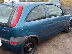 Grün Gebraucht 2001 Opel Corsa Kleinwagen | 1.300 €