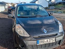 Schwarz Gebraucht 2011 Renault Clio II Limousine | 700 € (Superpreis)