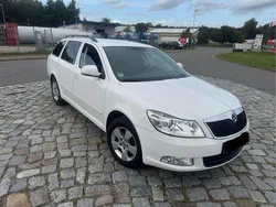 Weiß Gebraucht 2012 Skoda Octavia Kombi | 3.300 € (Fairer Preis)