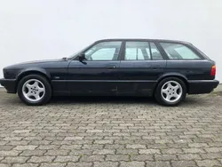 Grau Gebraucht 1996 BMW 520 Executive Kombi | 5.990 € (Fairer Preis)