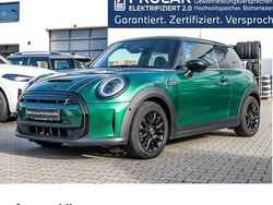 Grün Gebraucht 2022 Mini Cooper SE Classic Kleinwagen | 20.870 € (Etwas zu teuer)