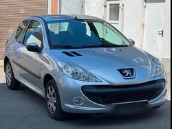 Silber Gebraucht 2011 Peugeot 206+ Kleinwagen | 2.300 € (Fairer Preis)