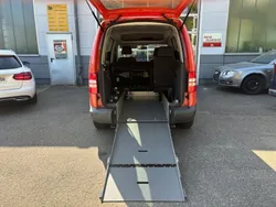 Orange Gebraucht 2015 VW Caddy Team Van / Kleinbus | 22.800 €