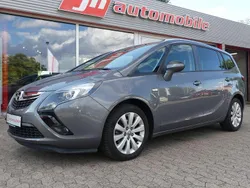 Grau Gebraucht 2016 Opel Zafira Tourer Van / Kleinbus | 8.900 € (Fairer Preis)